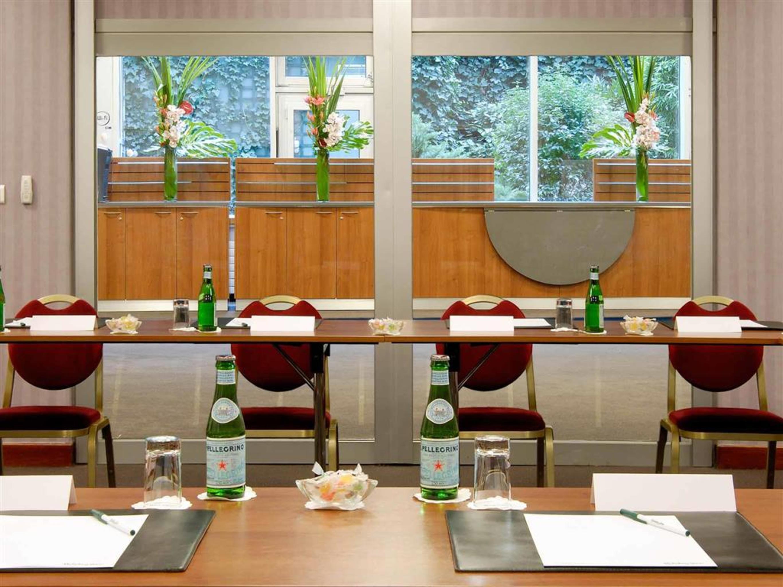 Mercure Paris 19 Philharmonie La Villette Бизнес фото